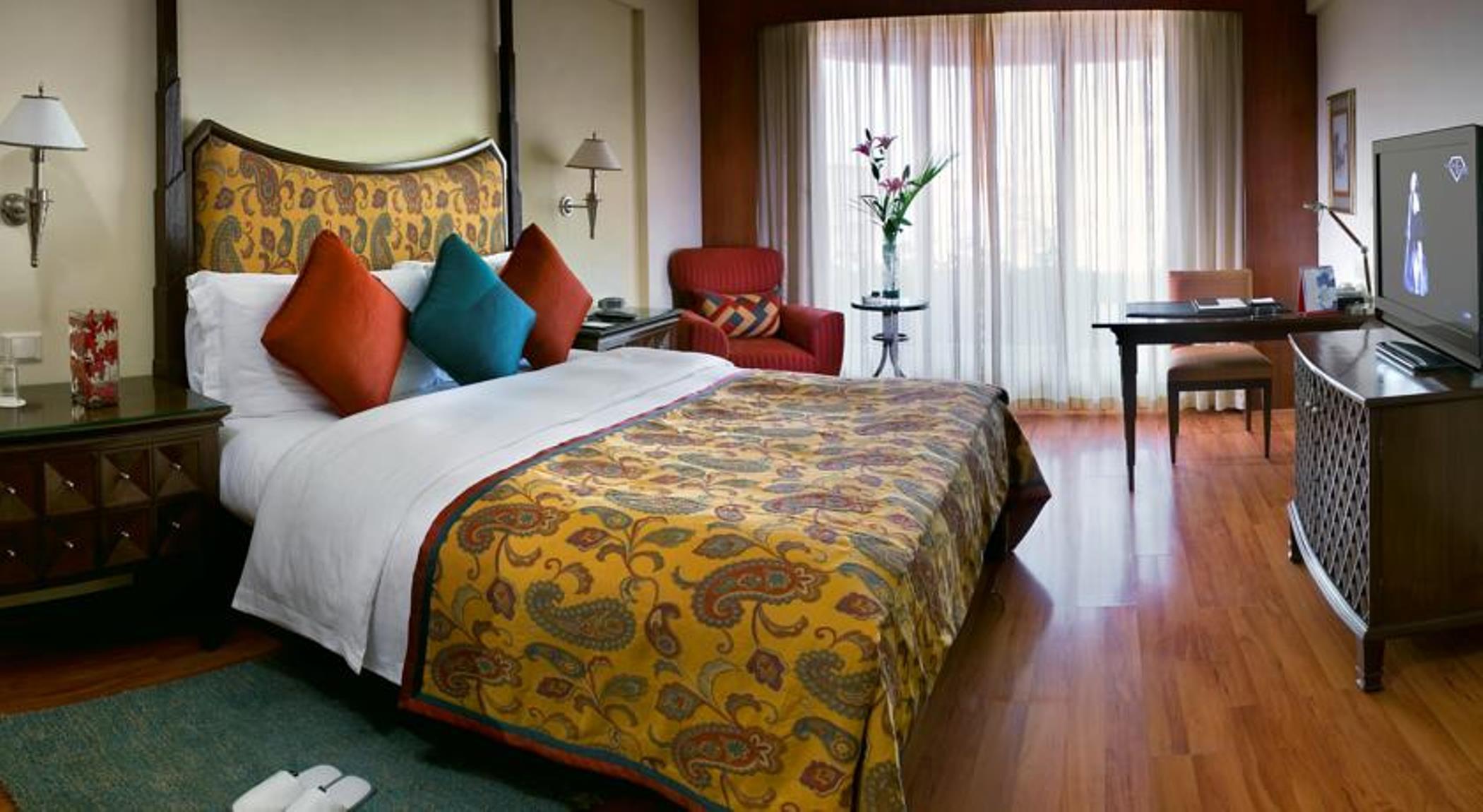 The Lalit Mumbai Hotel Bagian luar foto A room at the Taj Bengal