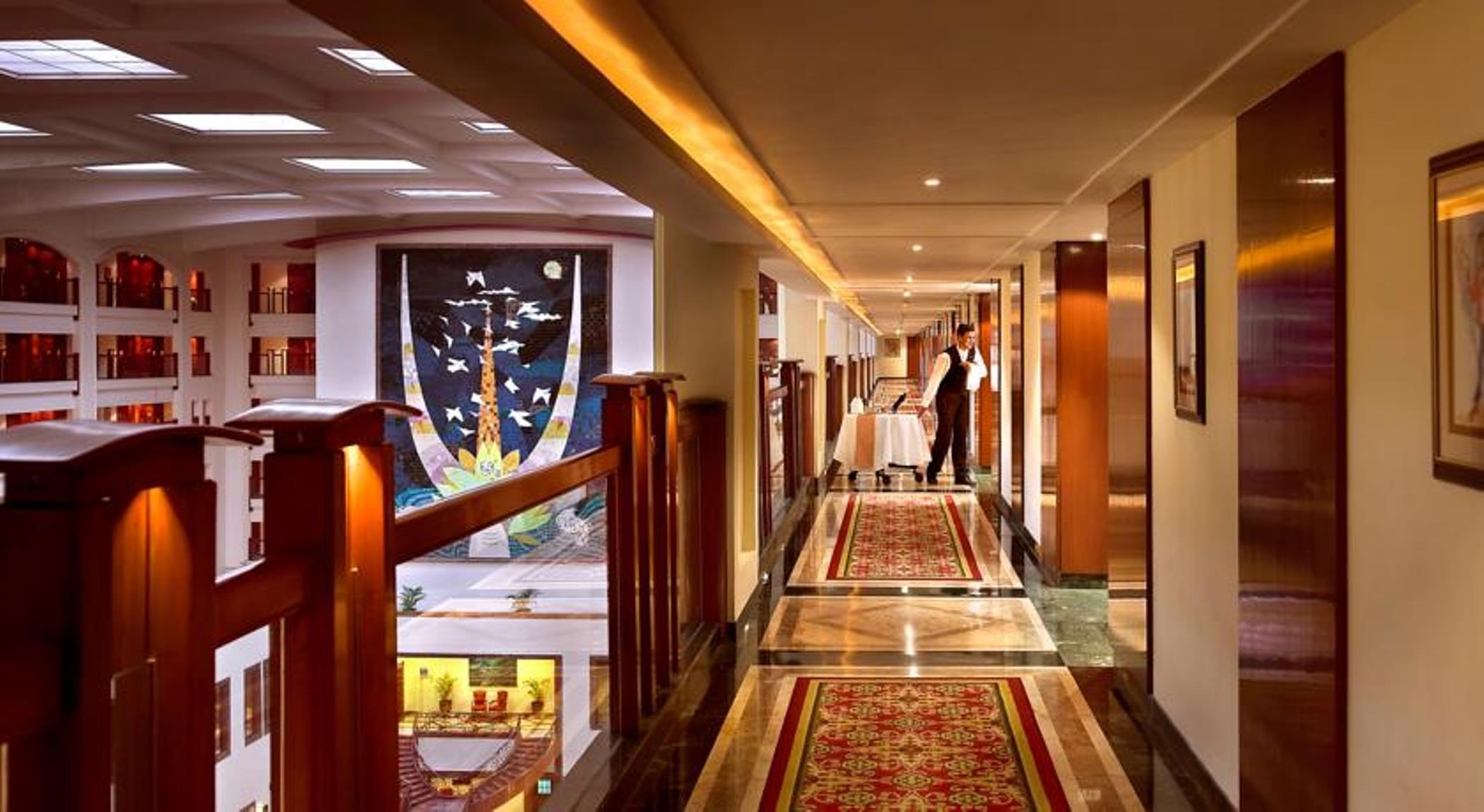 The Lalit Mumbai Hotel Bagian luar foto Interior of the hotel