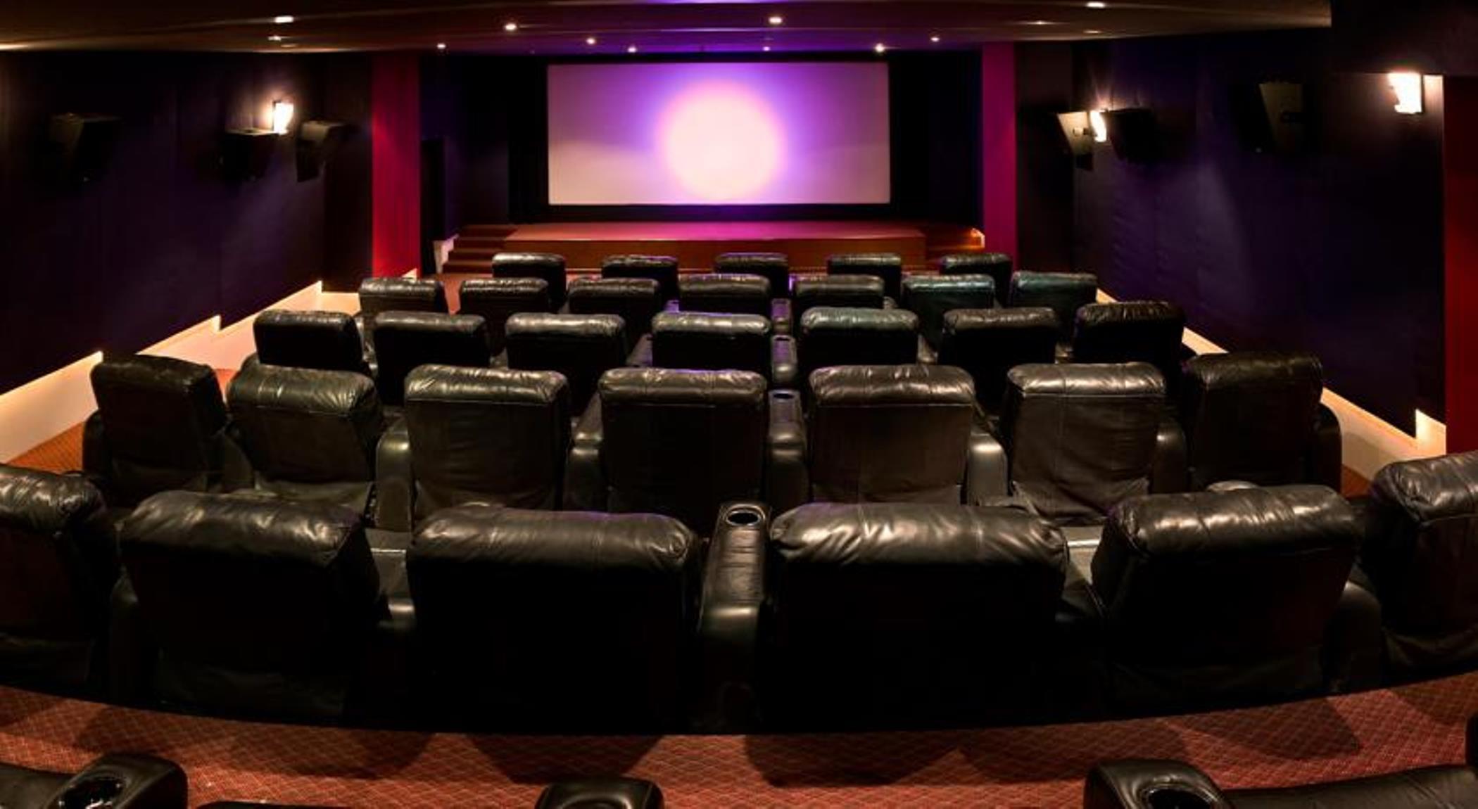 The Lalit Mumbai Hotel Bagian luar foto A home theater