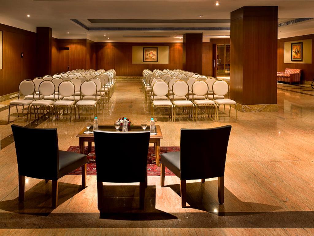 The Lalit Mumbai Hotel Bagian luar foto The Royal